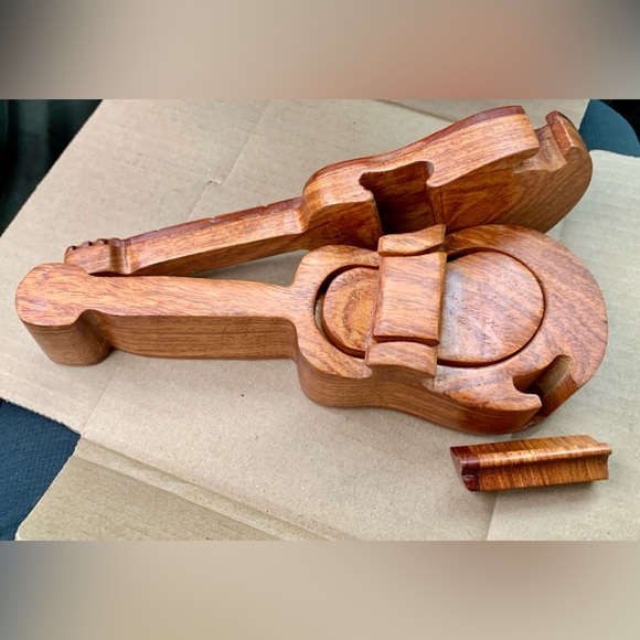 Vtg Artisan Hand Crafted Hardwood Figural Guitar Puzzle Jewelry Stash Box - Picture 3 of 15